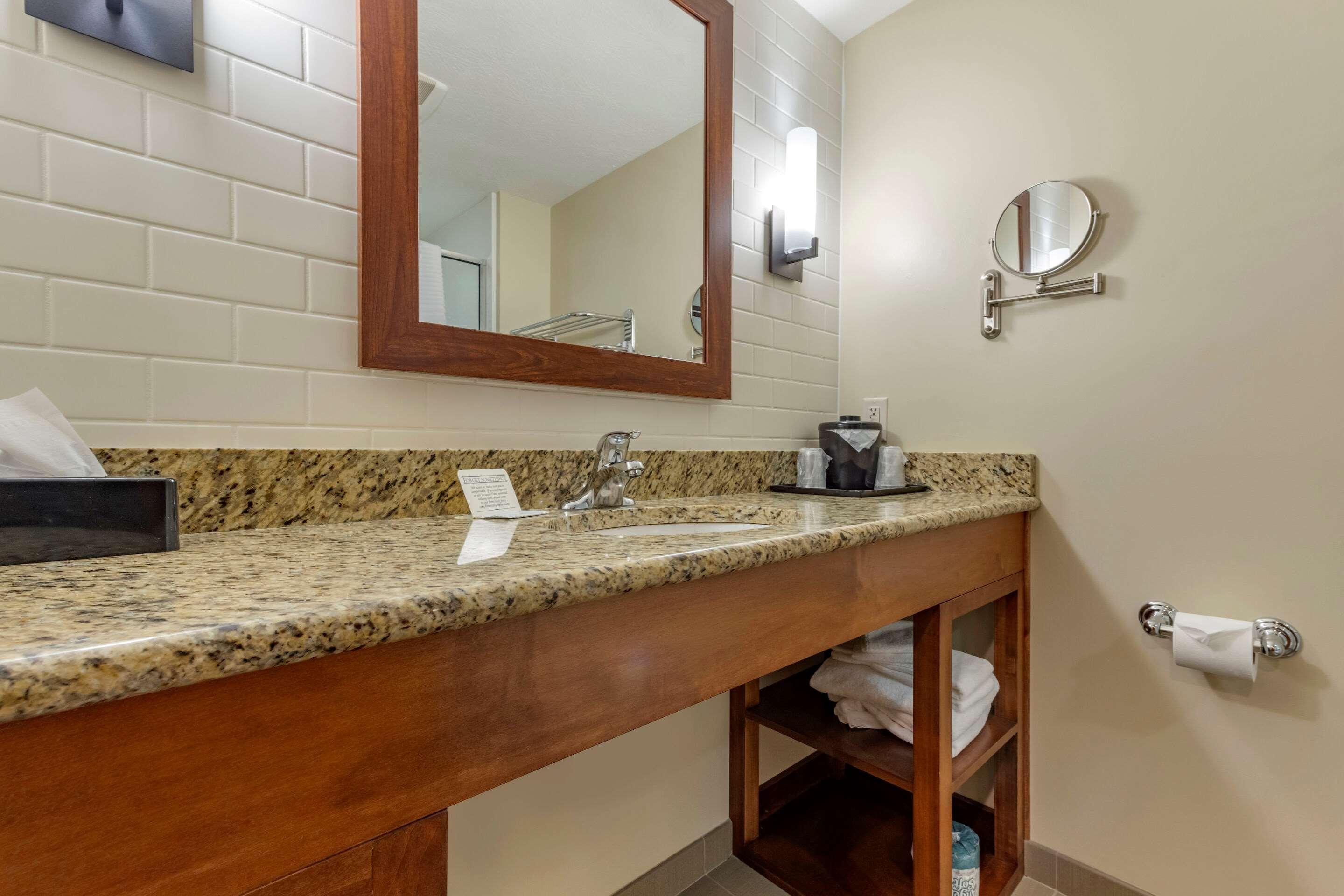 Quality Inn 2*